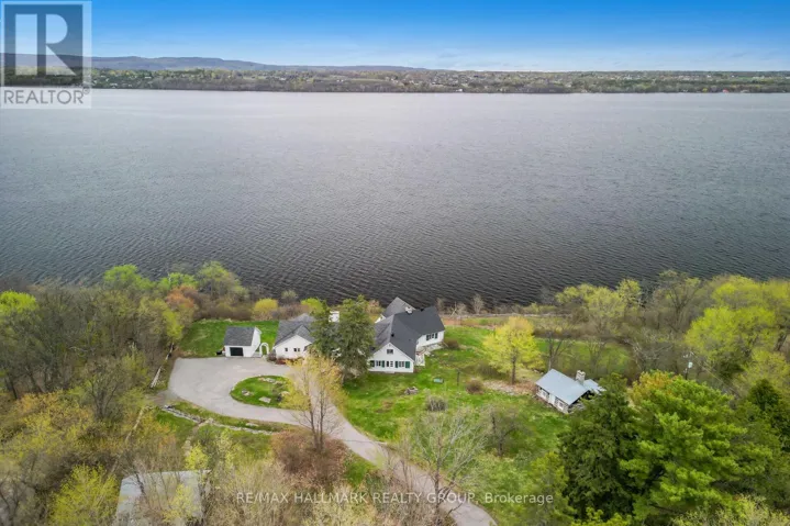 350 BERRY SIDE ROAD, Ottawa, Ontario K0A1T0