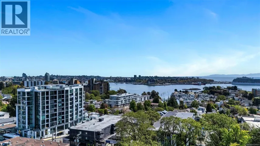 306 899 Esquimalt Ave, Esquimalt, British Columbia V9A3M5