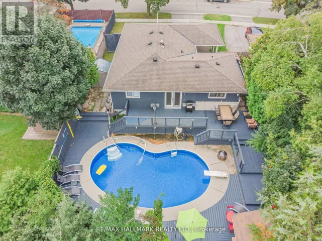 4 DEVINS DRIVE, Aurora (Aurora Heights), Ontario L4G2Z1