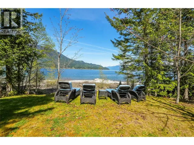 271 Kootenay Lake Road, Procter, British Columbia V1L0B6
