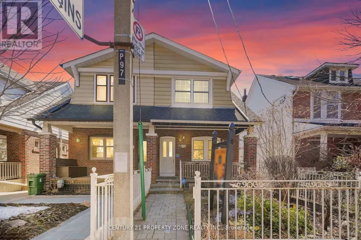 97 SPARKHALL AVENUE, Toronto (North Riverdale), Ontario M4K1G7