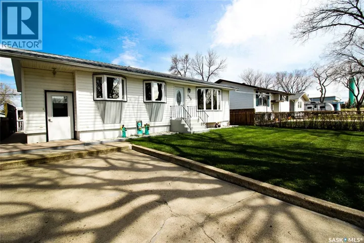 435 3rd AVENUE E, Shaunavon, Saskatchewan S0N2M0