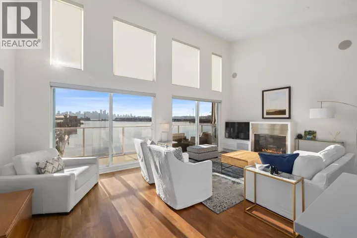 20 415 W ESPLANADE AVENUE, North Vancouver, British Columbia V7M1A6