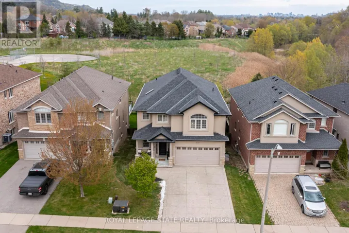 67 NEWCOMBE ROAD, Hamilton (Dundas), Ontario L9H7T3