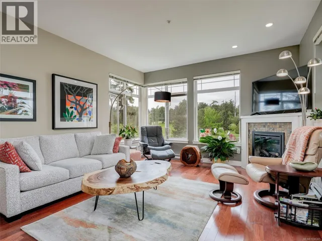 306D 1115 Craigflower Rd, Esquimalt, British Columbia V9A7R1