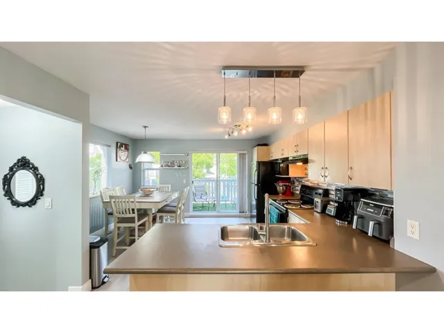5 15871 85 AVENUE, Surrey, British Columbia V4N0Y9
