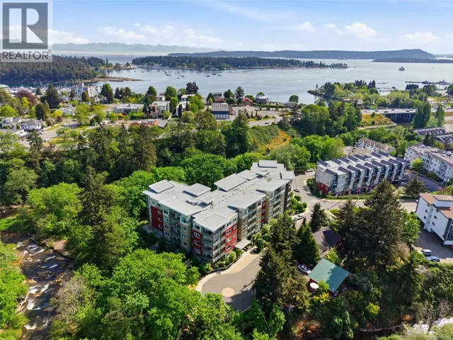308 20 Barsby Ave, Nanaimo, British Columbia V9R0K4