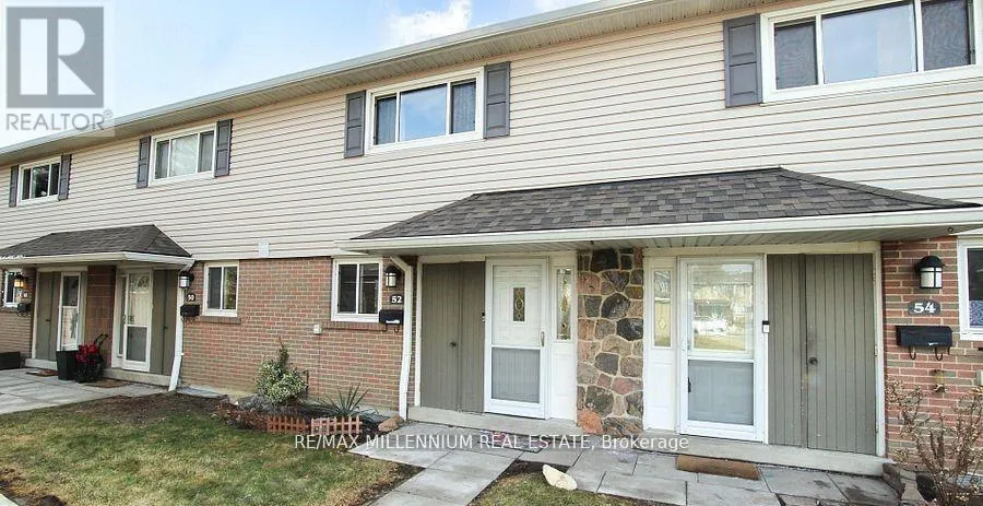 52 VILLAGE COURT, Brampton (Brampton East), Ontario L6W1A6