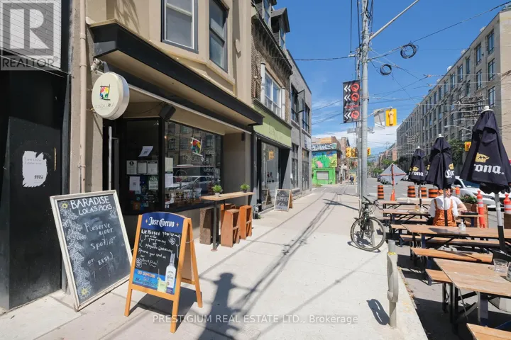940A QUEEN STREET W, Toronto (Trinity-Bellwoods), Ontario M6J1G8