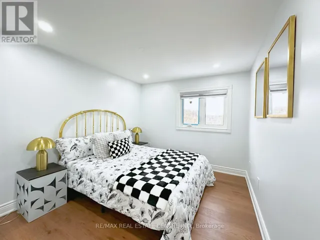 498 BANKSIDE DRIVE, Kitchener, Ontario N2N3J3
