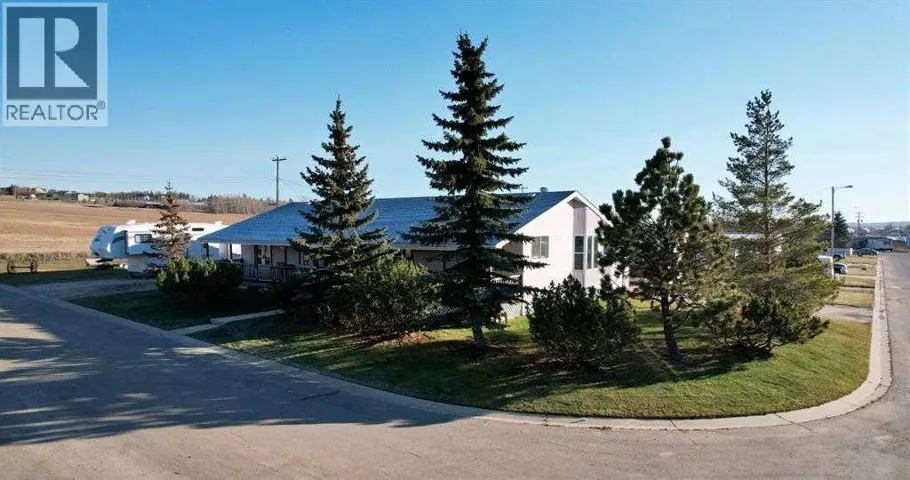 422 7th Avenue, Beaverlodge, Alberta T0H0C0