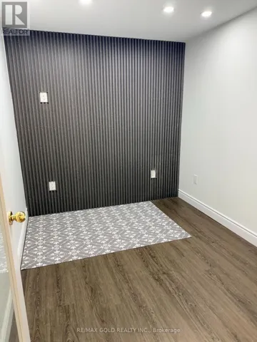 8 - 735 TWAIN AVENUE, Mississauga (Meadowvale Village), Ontario L5W1X1