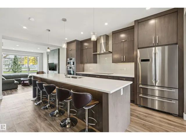 8724 116 ST NW, Edmonton, Alberta T6G1P7