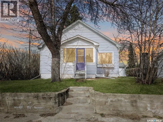 302 6th AVENUE E, Melville, Saskatchewan S0A2P0