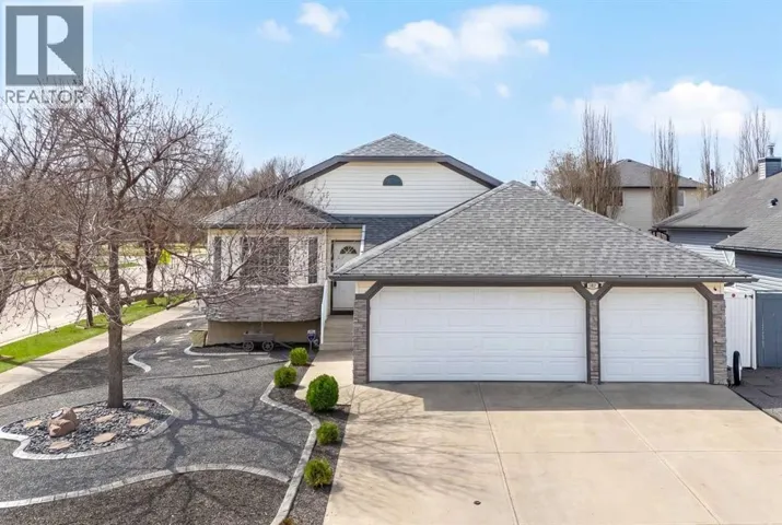 187 West Lakeview Circle, Chestermere, Alberta T1X1H7