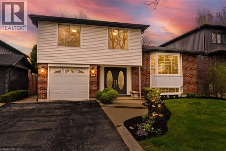 694 MULLIN Way, Burlington, Ontario L7L4J7
