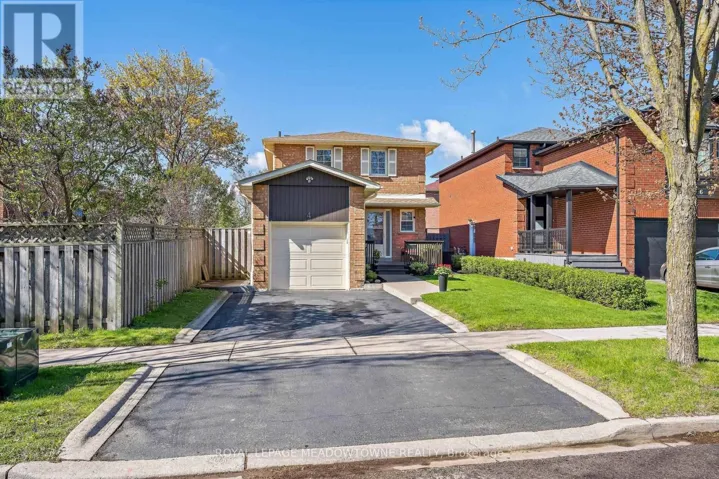 4 SHENSTONE AVENUE, Brampton (Heart Lake West), Ontario L6Z2Y6