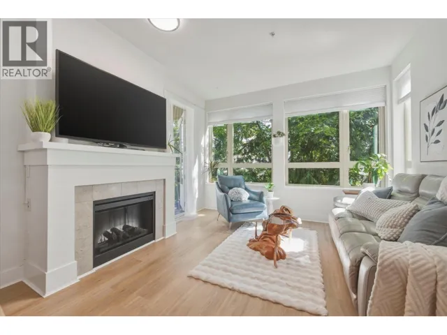 308 1111 E 27TH STREET, North Vancouver, British Columbia V7J1S3