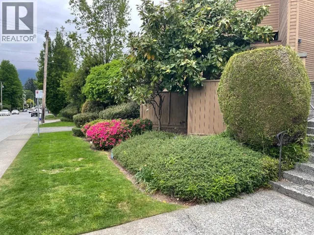 107 1910 CHESTERFIELD AVENUE, North Vancouver, British Columbia V7M2P5