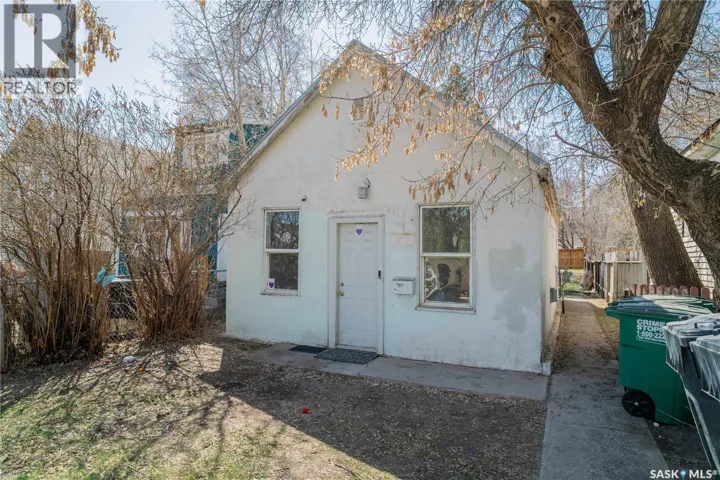 439 R AVENUE S, Saskatoon, Saskatchewan S7M2Z4