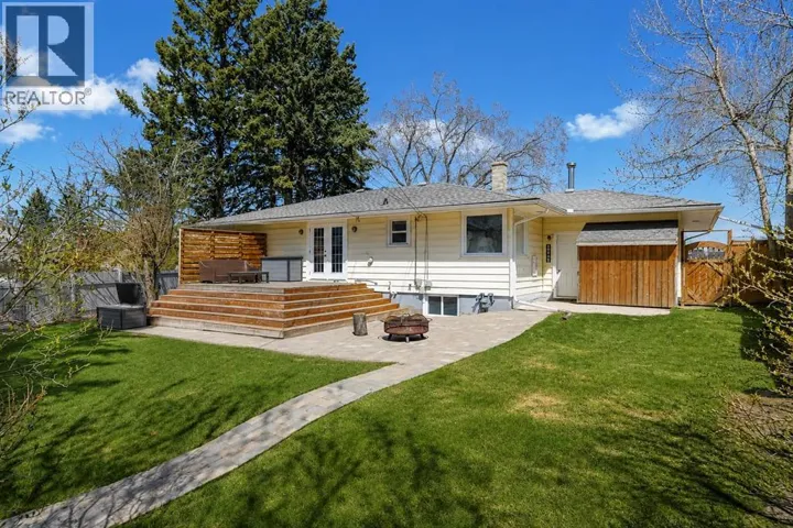 3003 25 Street SW, Calgary, Alberta T3E1Y2
