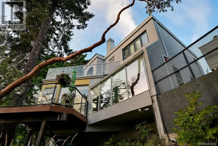 317 Bessborough Close, View Royal, British Columbia V9B3M3
