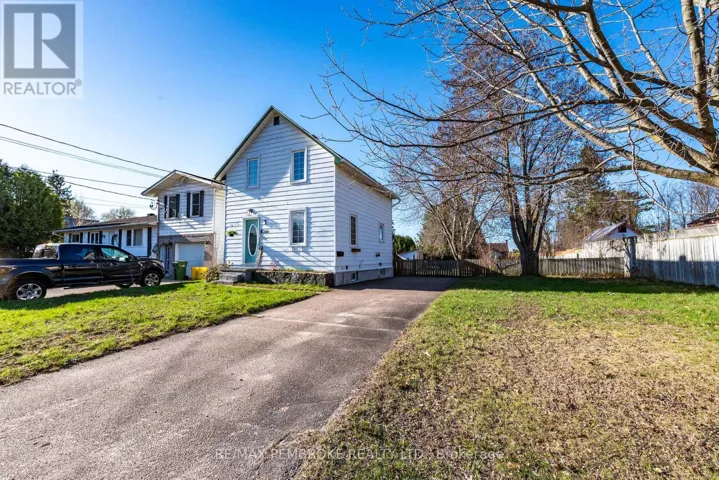 566 PERTH STREET, Pembroke, Ontario K8A6B6