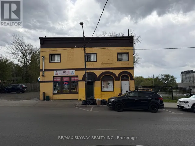 EAST 2 - 323 COLBORNE STREET, Brantford, Ontario N3S3N1