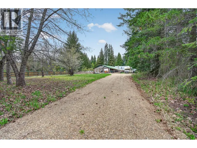 7909/7913 Hudson Road, Salmon Arm, British Columbia V1E2P9