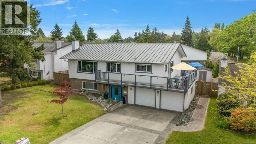 1645 San Juan Ave, Saanich, British Columbia V8N5G2