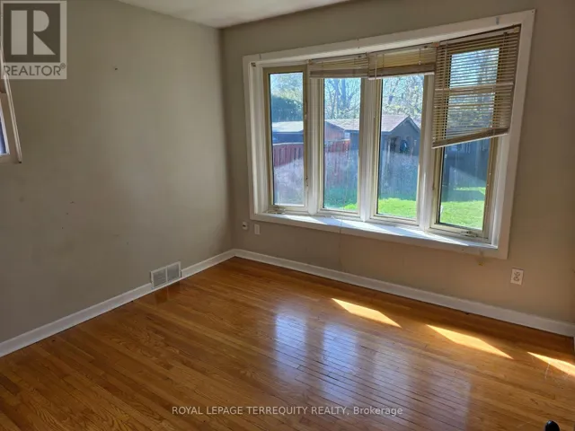 MAIN - 319 HILLCROFT STREET, Oshawa (O'Neill), Ontario L1G2M1