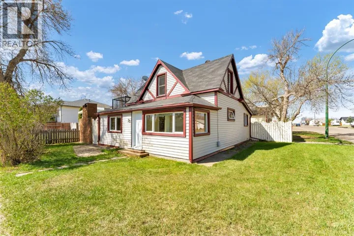 25 4 Street NE, Redcliff, Alberta T0J2P0