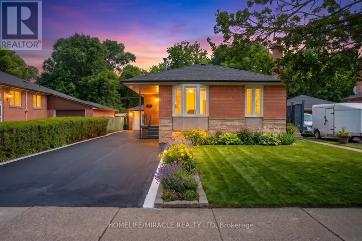 92 TAYSHAM CRESCENT, Toronto (Thistletown-Beaumonde Heights), Ontario M9V1X3