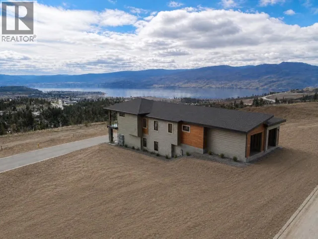 3748 Morningside Lane, West Kelowna, British Columbia V4T0B1