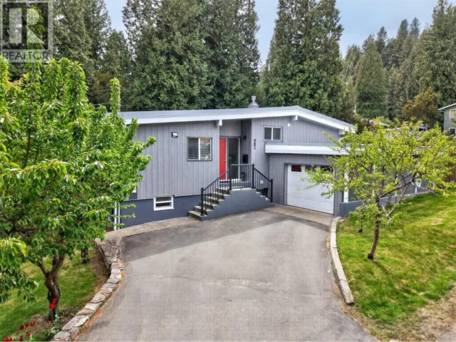 902 26th Street, Castlegar, British Columbia V1N3Z4