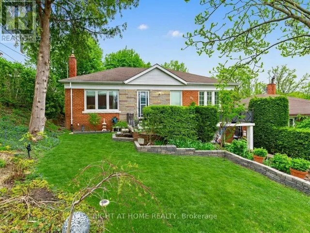 85 FLAMBOROUGH DRIVE, Toronto (Brookhaven-Amesbury), Ontario M6M2R8
