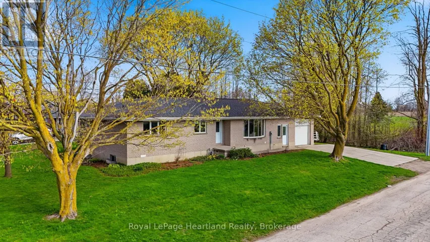 85 WILLIAM STREET E, Minto, Ontario N0G1Z0