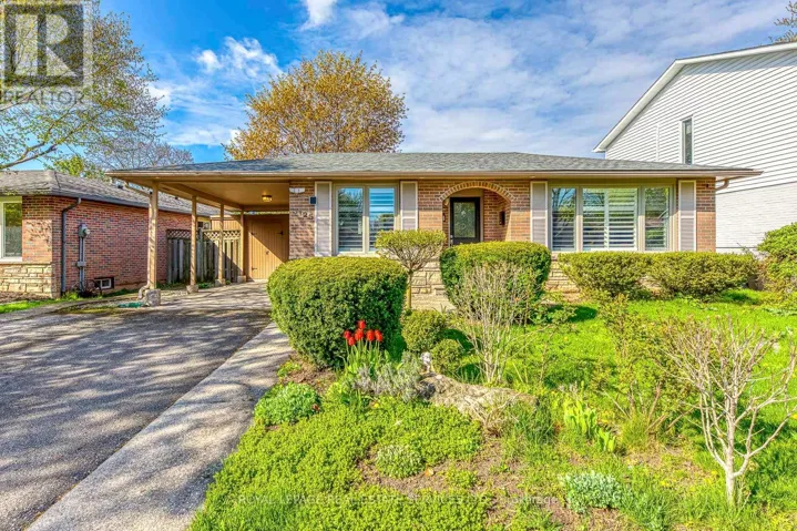 3125 CENTENNIAL DRIVE, Burlington (Palmer), Ontario L7M1B8