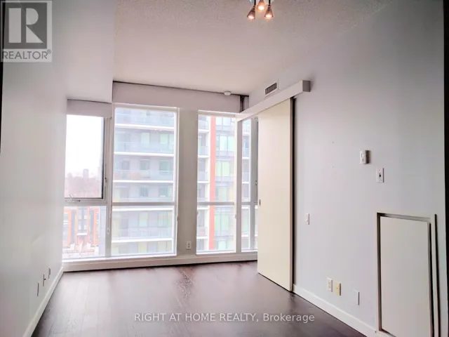 803 - 30 CANTERBURY PLACE, Toronto (Willowdale West), Ontario M2N0B9