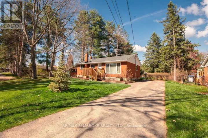 20 ELMER AVENUE, Petawawa, Ontario K8H2M2