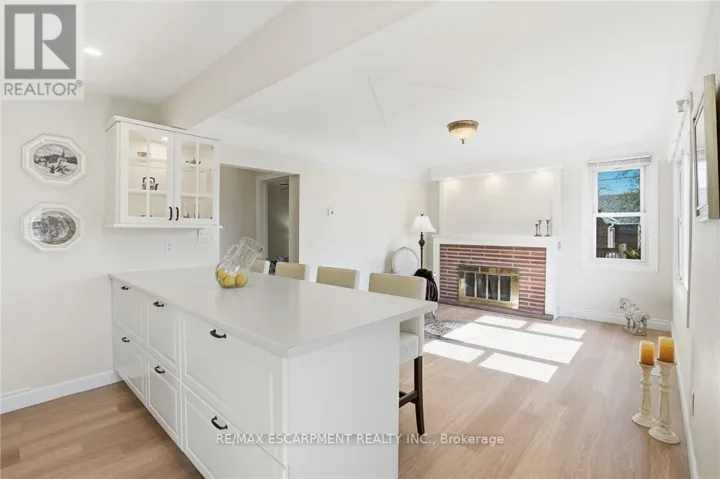 894 GARTH STREET, Hamilton (Westcliffe), Ontario L9G4K9