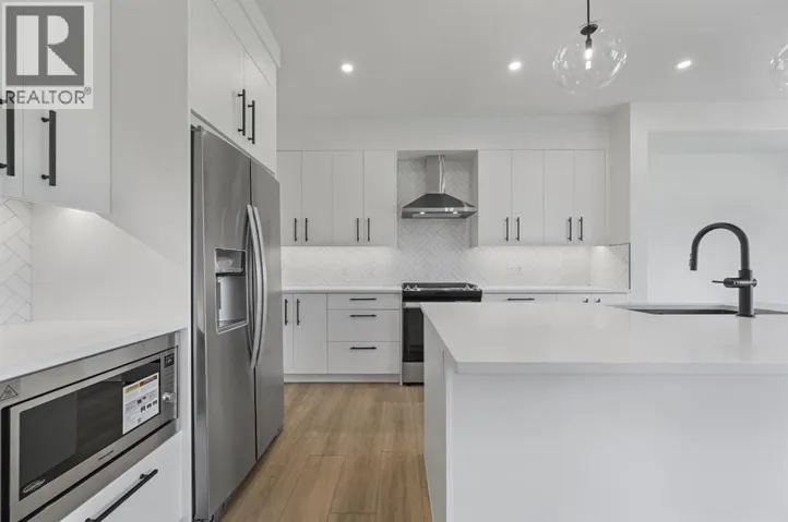 135 Walgrove Bay SE, Calgary, Alberta T2X4Y7
