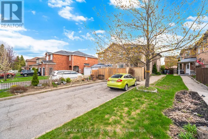 79 PRESSED BRICK DRIVE, Brampton (Brampton North), Ontario L6V4K5
