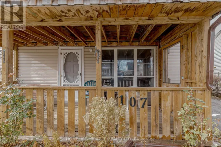 107 DOVER ROAD, Welland (Lincoln/Crowland), Ontario L3B2V1