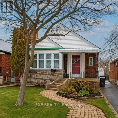 2 - 11 FAIRSIDE AVENUE, Toronto (Danforth Village-East York), Ontario M4C3G8