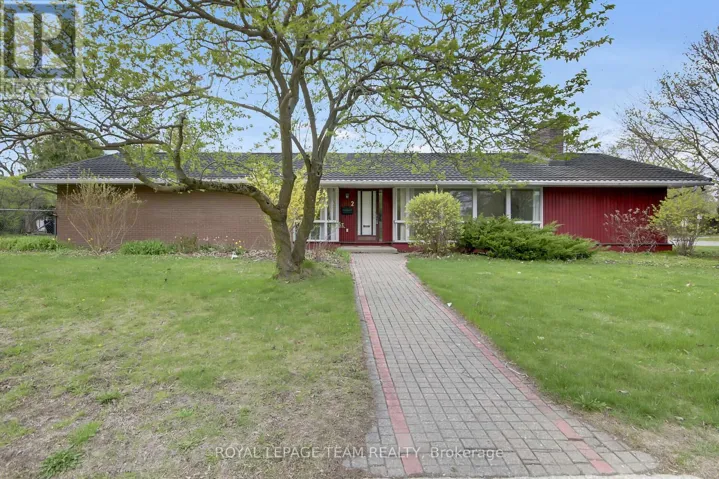 2 ALEUTIAN ROAD, Ottawa, Ontario K2H7C8