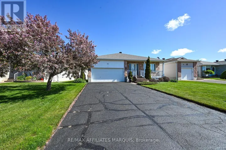 11 DECARIA BOULEVARD, Perth, Ontario K7H3P6