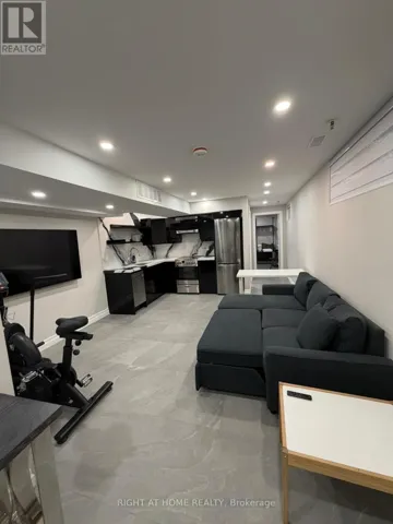 LOWER - 18 WROXETER AVENUE, Toronto (North Riverdale), Ontario M4K1J6