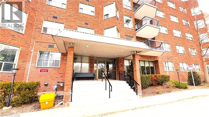 300 KEATS Way Unit# 207, Waterloo, Ontario N2L6E6