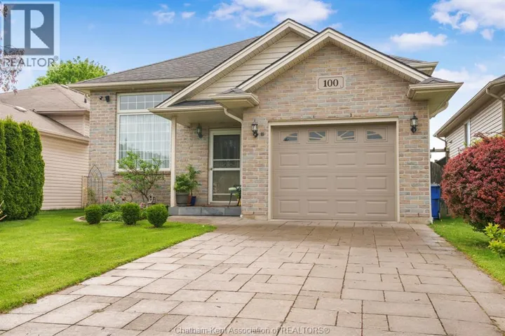 100 Manning DRIVE, Chatham, Ontario N7M0A6